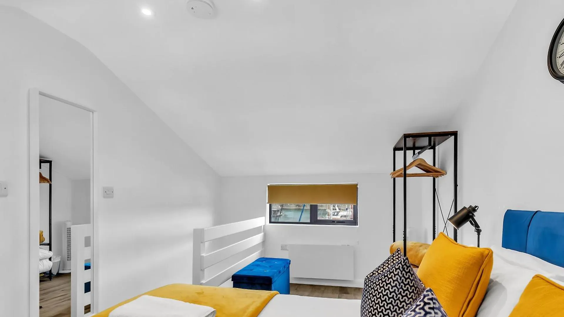 On The Water 5 With Free Parking By My Getaways Apartment Brighton