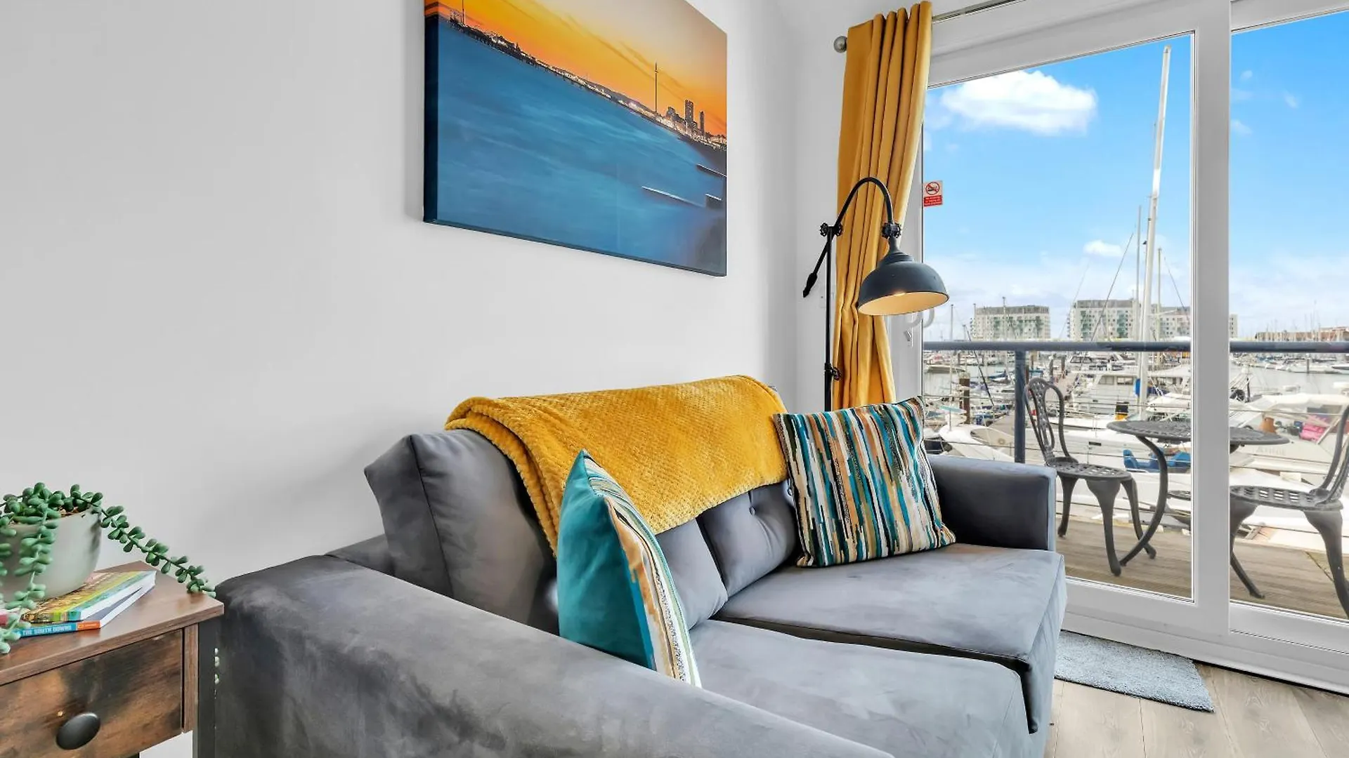 On The Water 5 With Free Parking By My Getaways Apartment Brighton