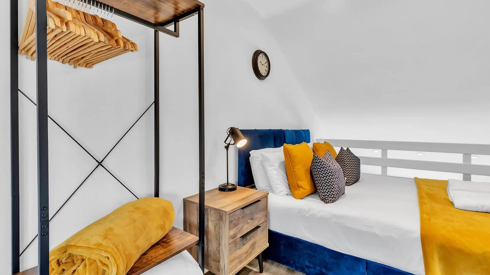 Apartment Ferienwohnung On The Water 5 With Free Parking By My Getaways Hove