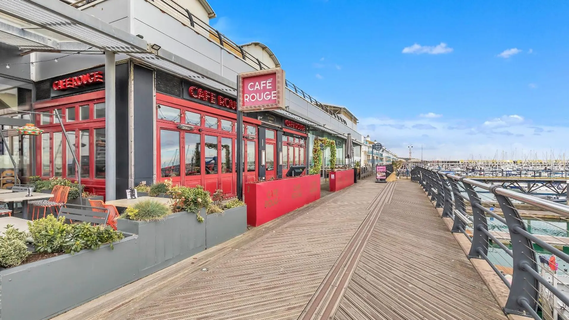On The Water 5 With Free Parking By My Getaways Apartment Brighton United Kingdom