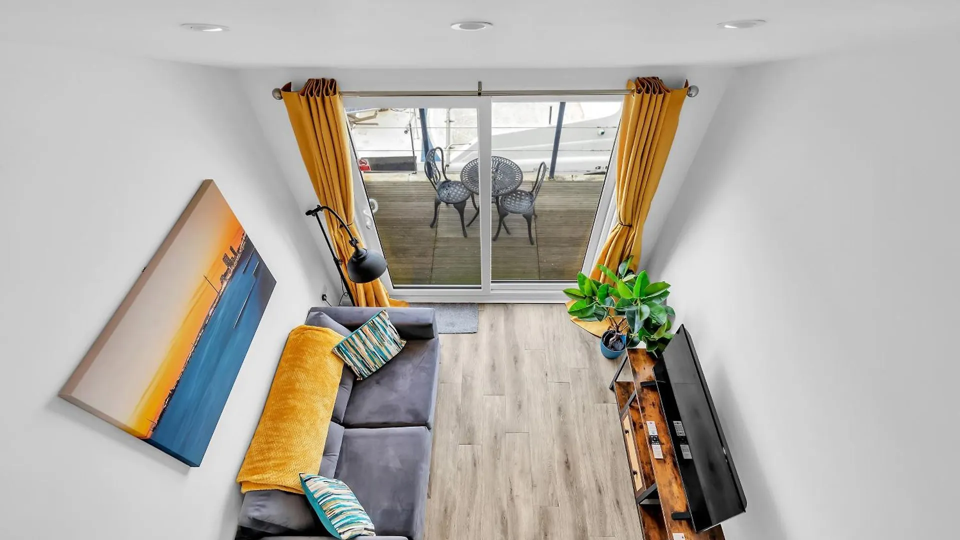 On The Water 5 With Free Parking By My Getaways Apartment Brighton